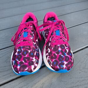 Brooks Women's Adrenaline GTS 22 Pink and Blue Leopard Print, Size 7